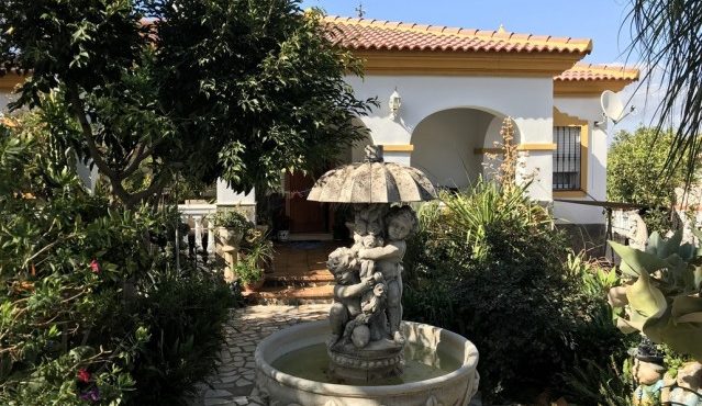 Villa in Alhaurín de la Torre – R3385510